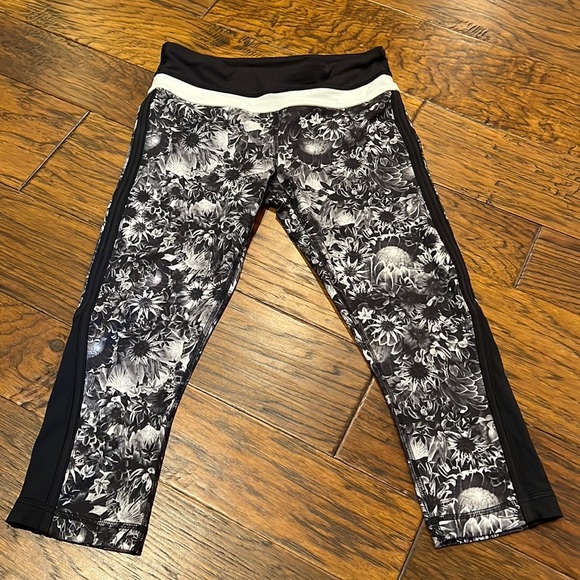 lululemon athletica Pants - Lululemon Floral Leggings